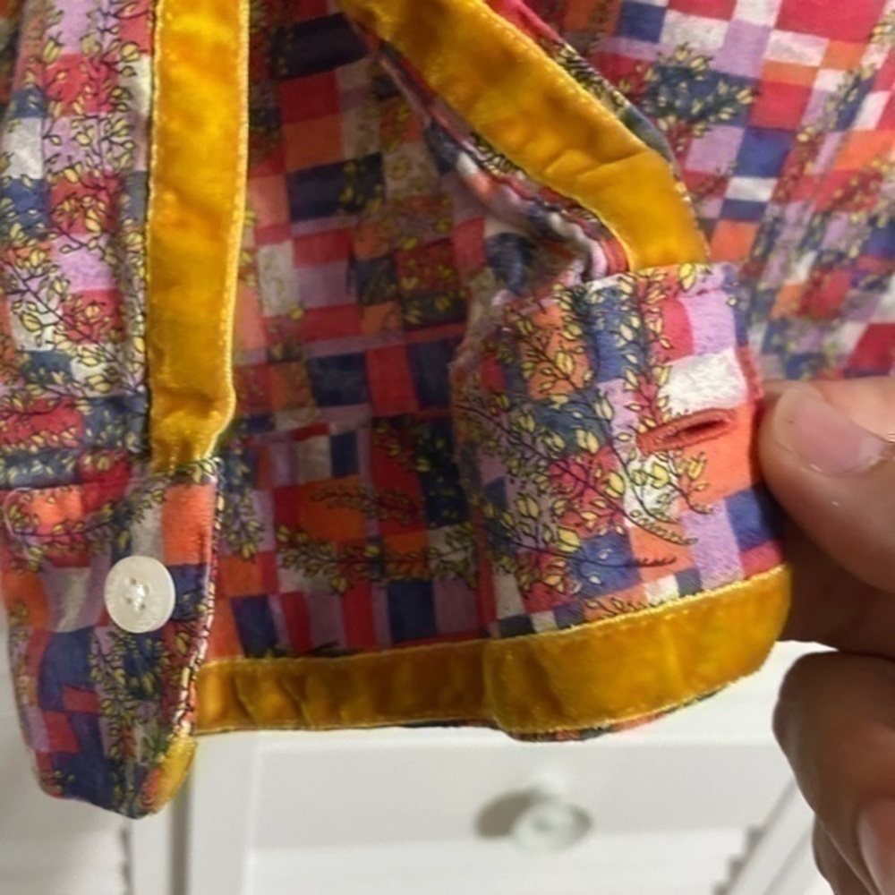 Paperwhite Button Down Blouse!! - image 5